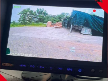 ภาพงานติดตั้ง กล้องรถบรรทุกพร้อมจอ และติดตั้งสายต่อกล้องหลังพร้อมสายสปริงสามารถต่อกับกล้องที่ติดตั้งที่พ่วงของรถได้